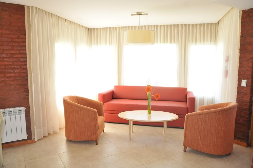 Antu Malal Hotel Plaza Huincul Εξωτερικό φωτογραφία