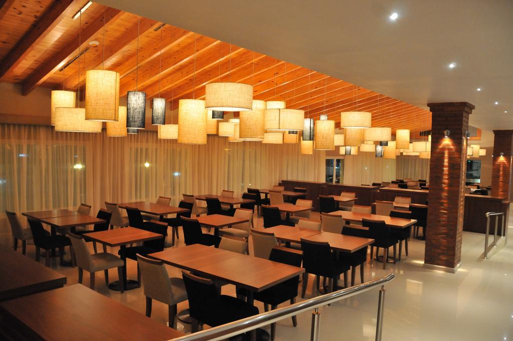 Antu Malal Hotel Plaza Huincul Εξωτερικό φωτογραφία