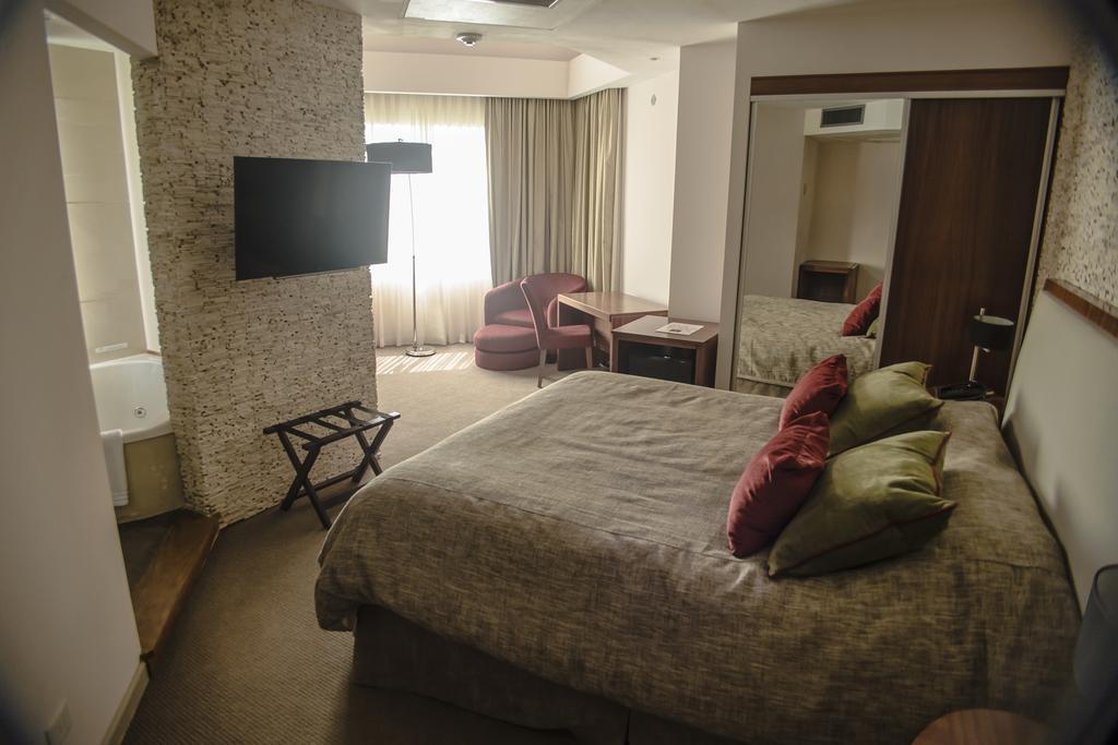 Antu Malal Hotel Plaza Huincul Εξωτερικό φωτογραφία