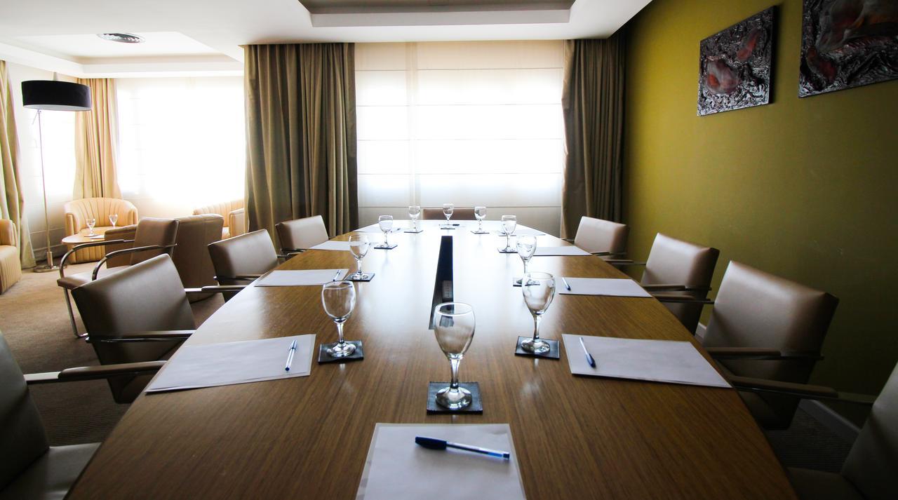 Antu Malal Hotel Plaza Huincul Εξωτερικό φωτογραφία